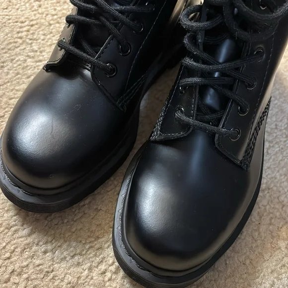 Dr Martens - Picture 2 of 8